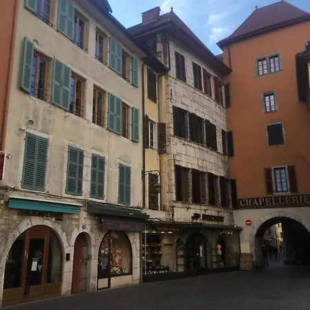 Vieil Annecy- L'edelweiss- *